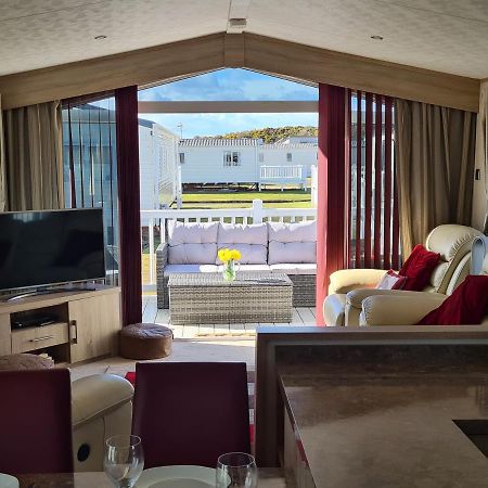 Helmsley Luxury Lodge Lossiemouth Exteriör bild