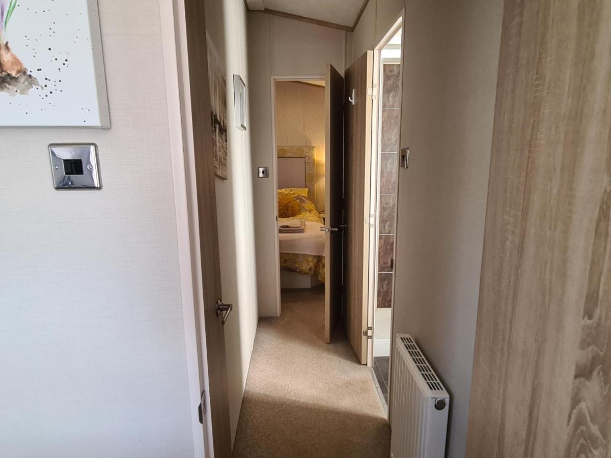 Helmsley Luxury Lodge Lossiemouth Exteriör bild